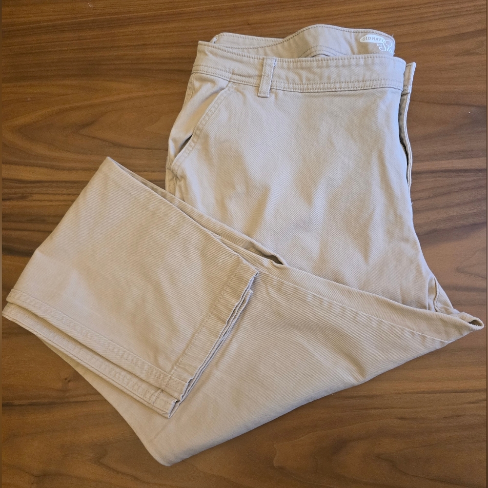 Old Navy Sweetheart Khaki Pant